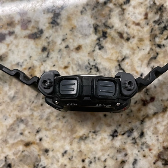 Black and Red Casio G-Shock 9052 Series Digital Watch - Picture 5 of 6